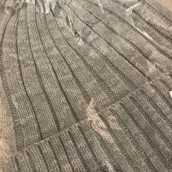 Michael Kors Knit Pom Hat, One Size - Great Gift 🎁 - Picture 4 of 4